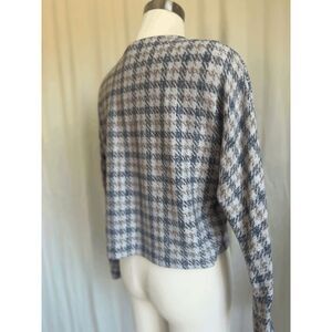H&M Women's Long Sleeve Sweater Plaid Pullover Cropped Shirt Casual Gray Size XS